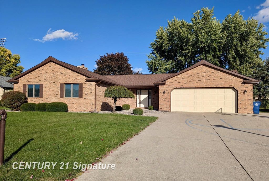 692 E Pilgrim, Saginaw