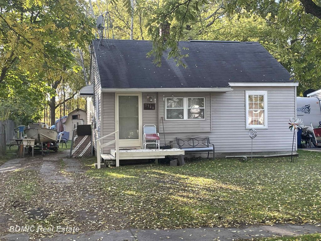 3944 Olive Rd, Saginaw