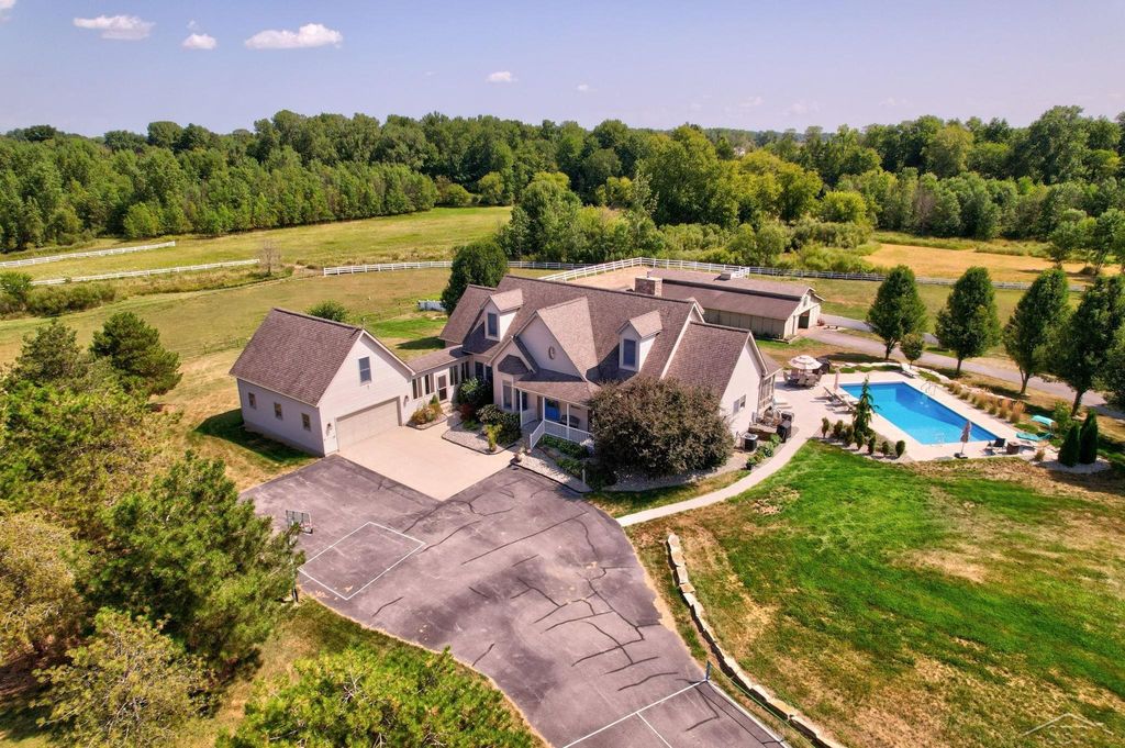 2588 Lone Rd, Freeland