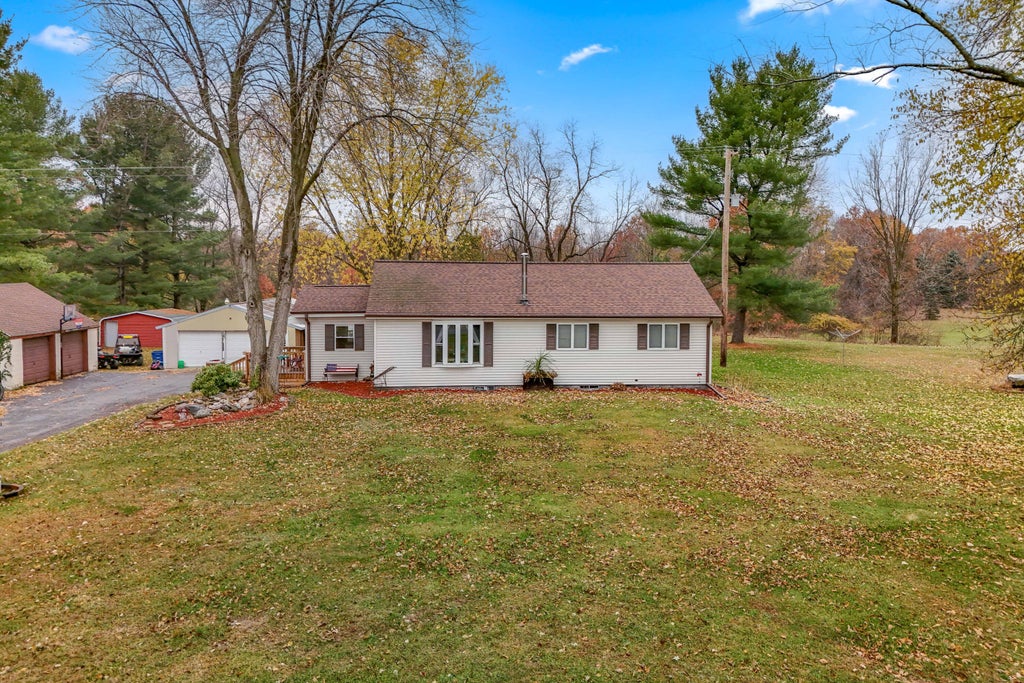 6703 Oak Grove Road, Newton township