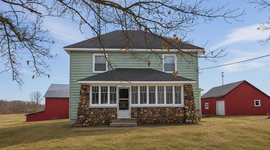 141 S Snow Prairie Road, Bethel township