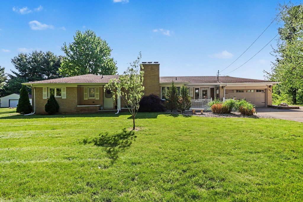 345 N Fremont Road, Quincy township