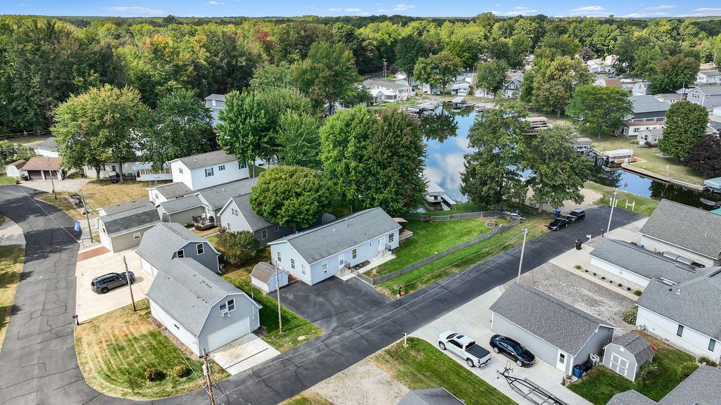 450 Sycamore Drive, Ovid township