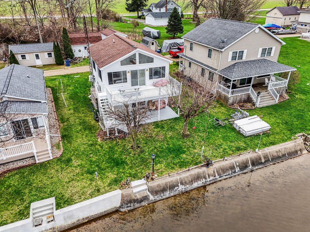 828 N Werners Landing Drive, Matteson township