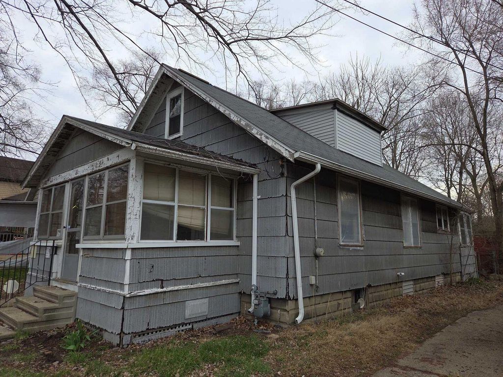 11 Cornwell Street, Emmett charter township