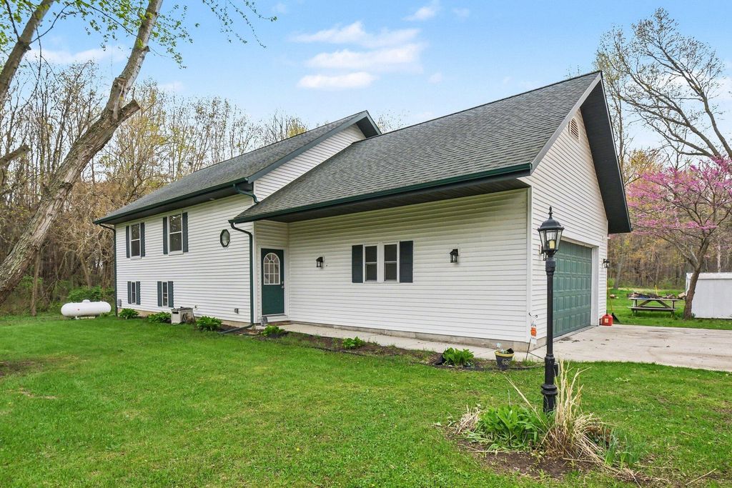 29542 Priest Street, Dowagiac