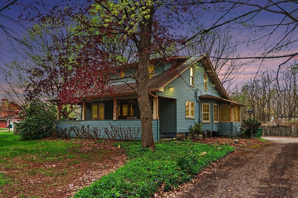 703 E Osterhout Avenue, Portage city