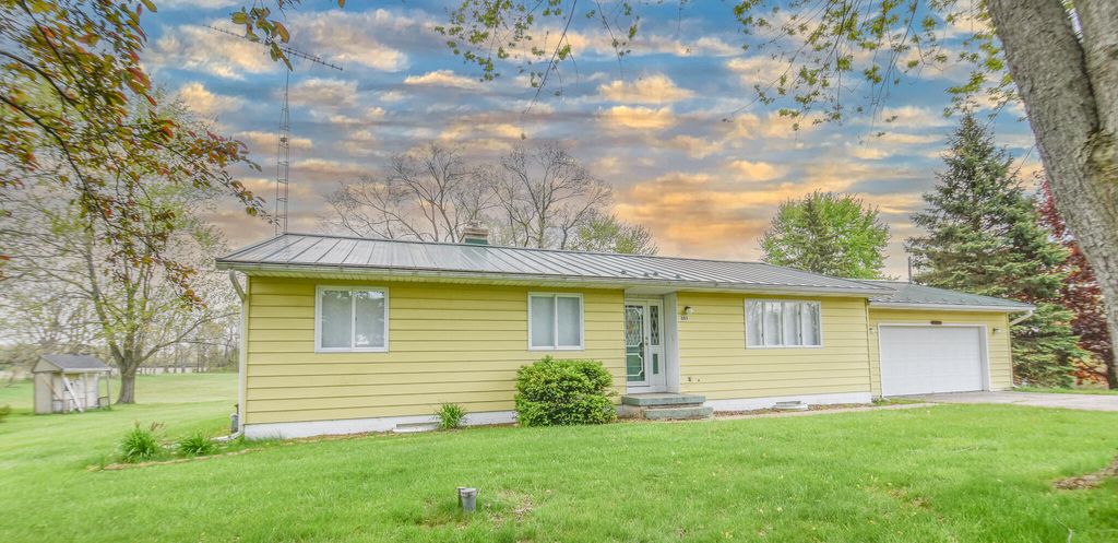 305 Ridge Road, Quincy township
