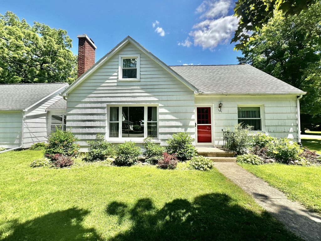 101 N Jackson Street, Hanover village