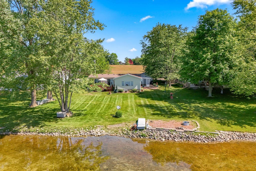 517 Harbaugh Drive, Coldwater
