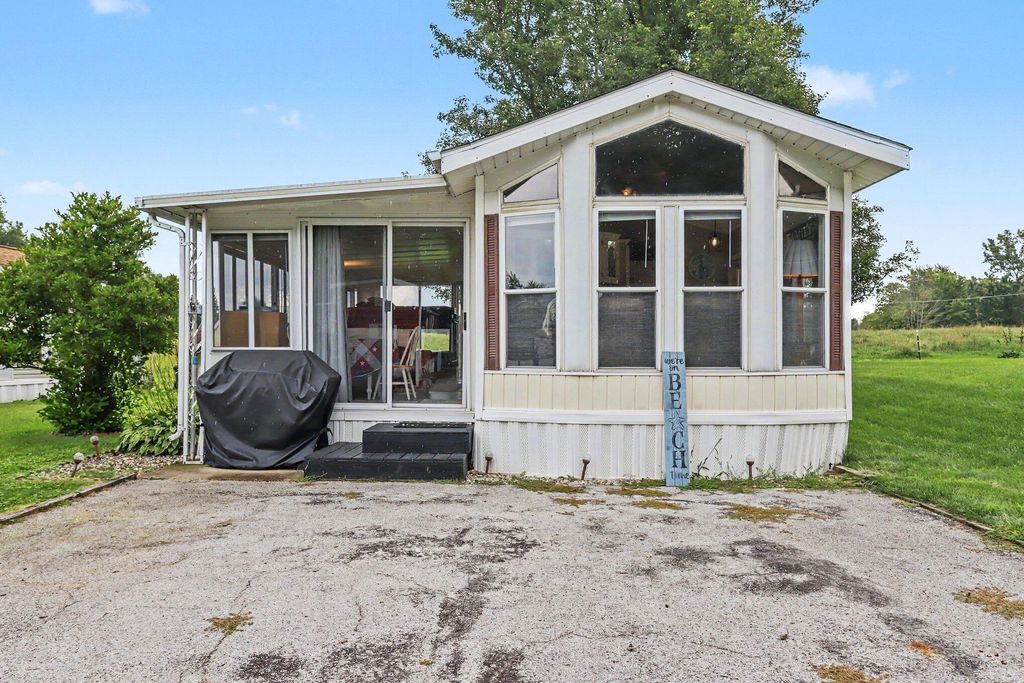 731 Bayside Lane, Coldwater