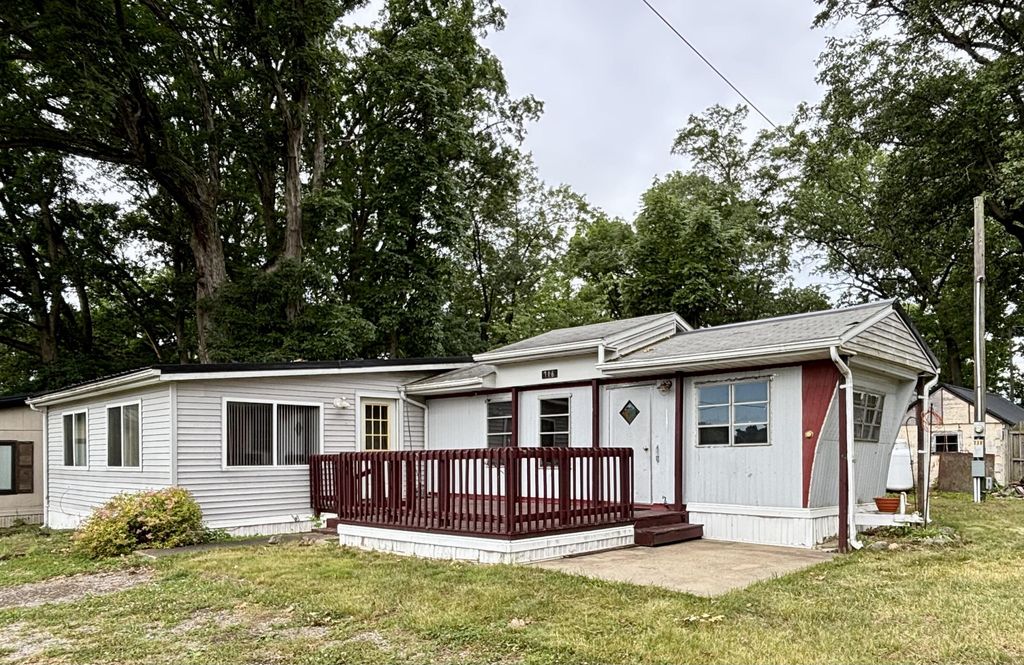 716 Third Drive, Kinderhook township