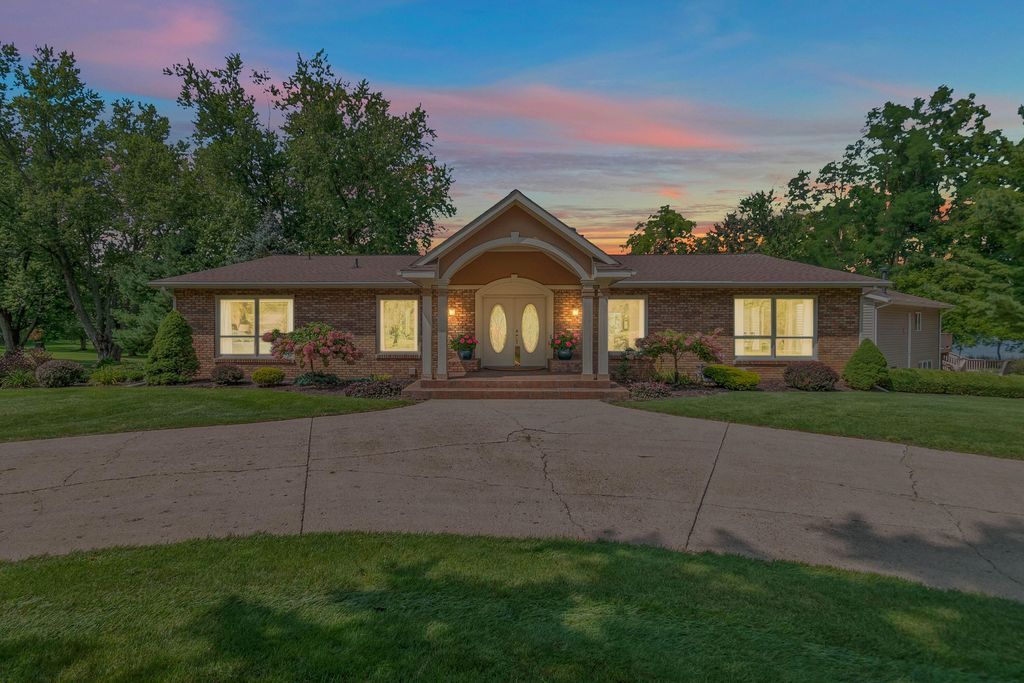 686 Leonard Drive, Coldwater city