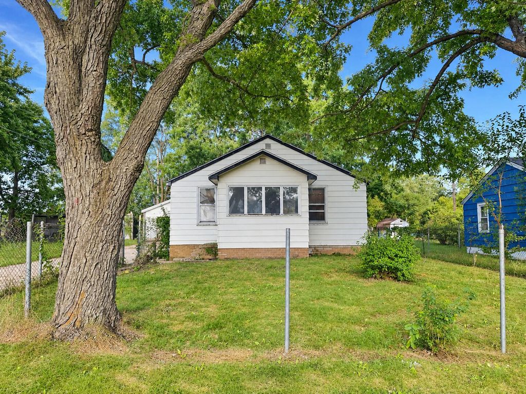 617 Gestner Road, Benton charter township