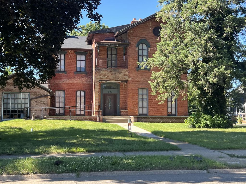 173 Capital Avenue Ne Modifier: 175, Battle Creek city