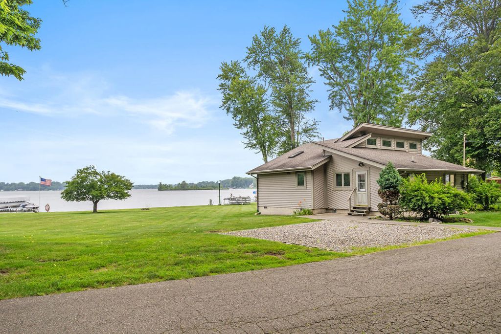 128 Wilmin Road, Algansee township