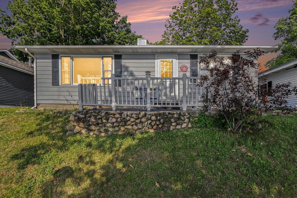 719 Gilead Shores Drive, Gilead township