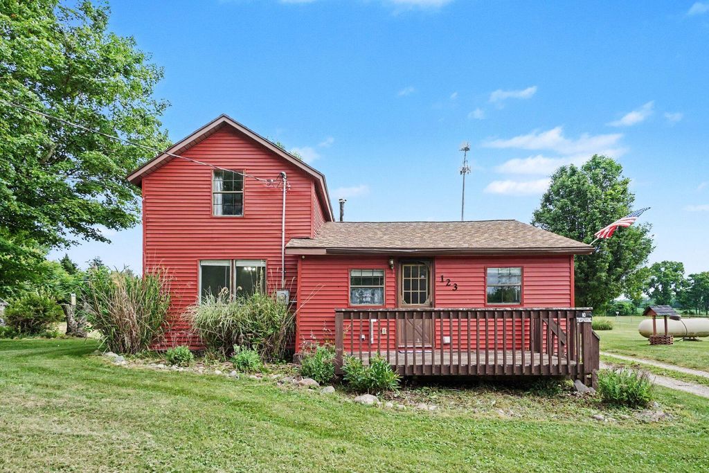 123 E North Street, Burlington village