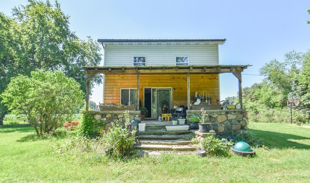 783 Francisco Road, Sherwood township