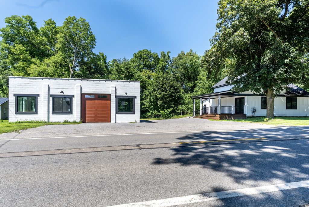 786 W Colon Road, Matteson township