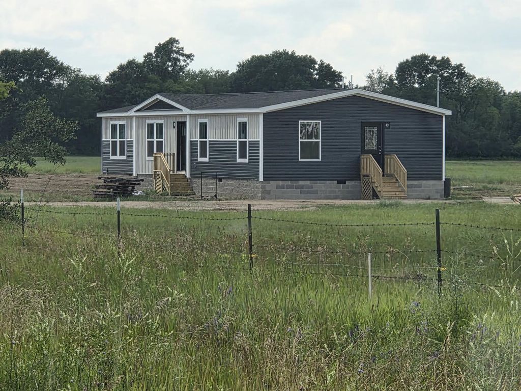 19068 W Yankee Road, Reynolds township