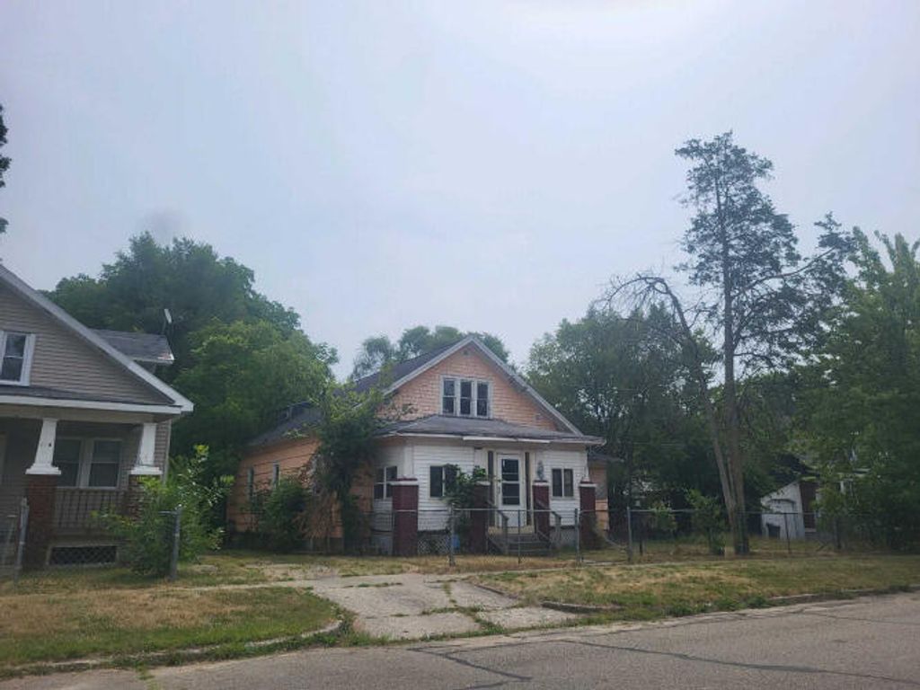 186 Howland Street, Battle Creek city