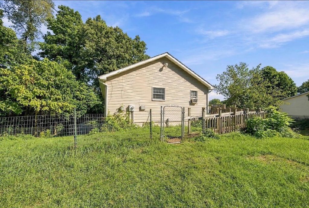 24108 Banker Street, Sherman township