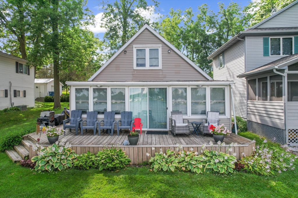 173 Dons Drive, Algansee township