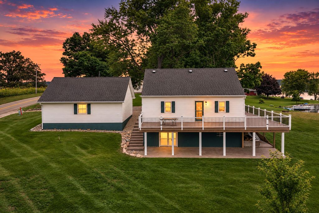 2131 Sampson Road, Amboy township