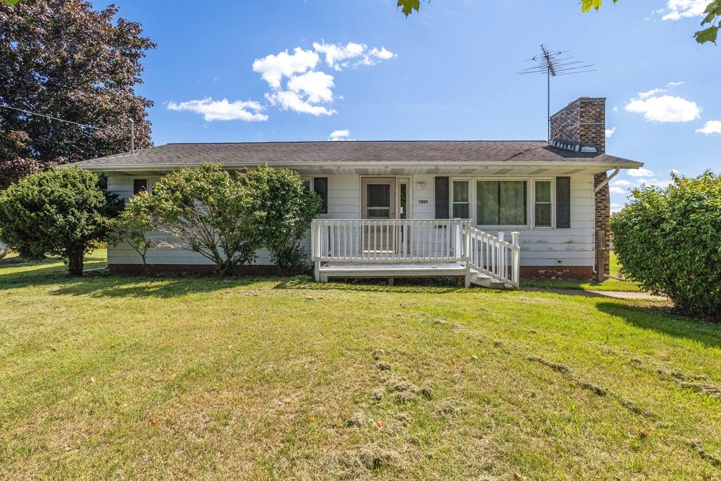 1061 Litchfield Road, Butler township