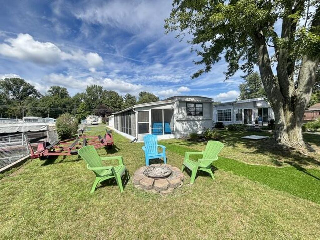 481 Maple Lane, Ovid township