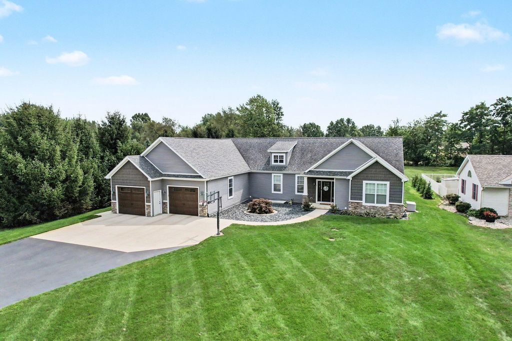 211 Adolph Shores Road, Coldwater city