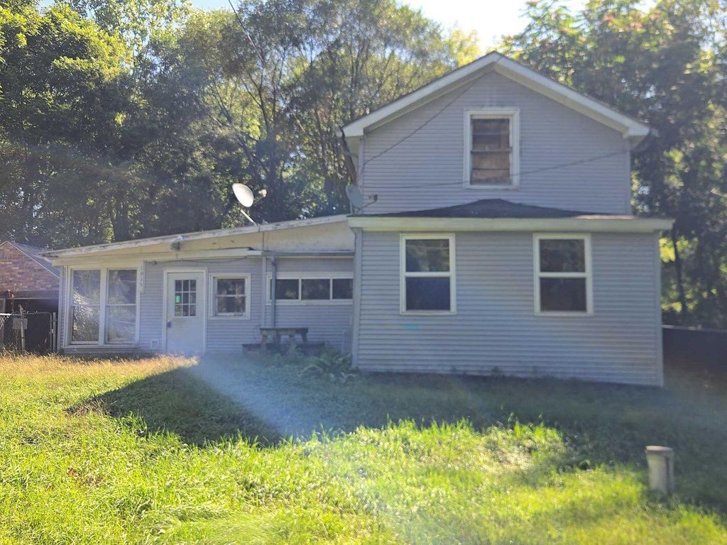 1915 River Street, Blackman charter township