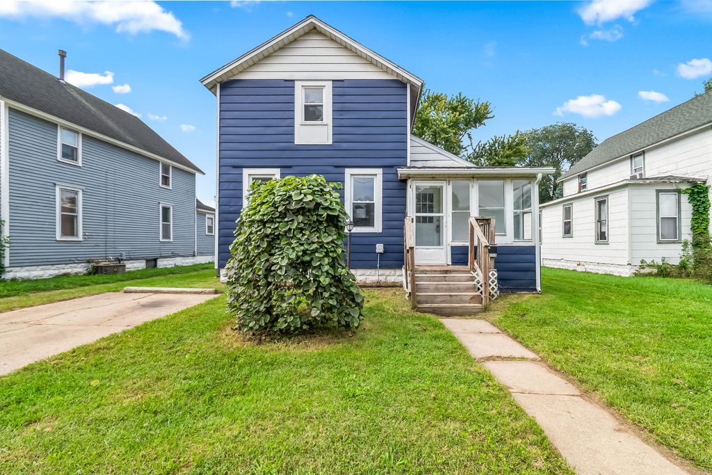 1115 S Main Street, Three Rivers