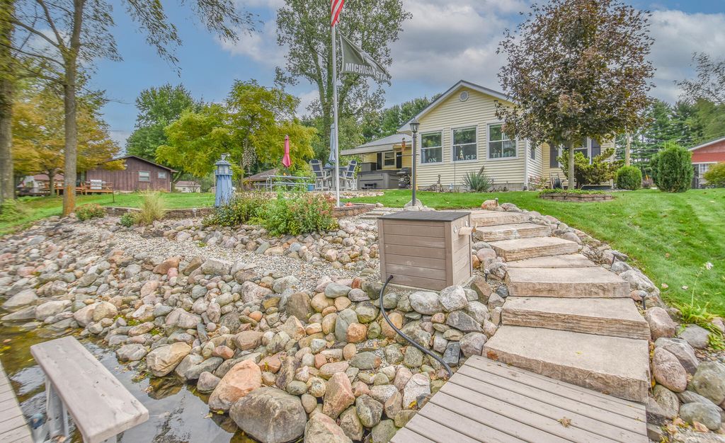 760 E Channel Drive, Coldwater