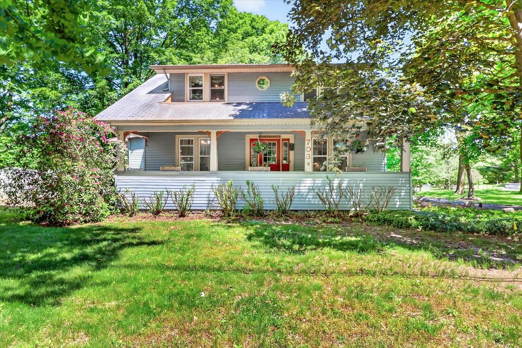 703 E Osterhout Avenue, Portage