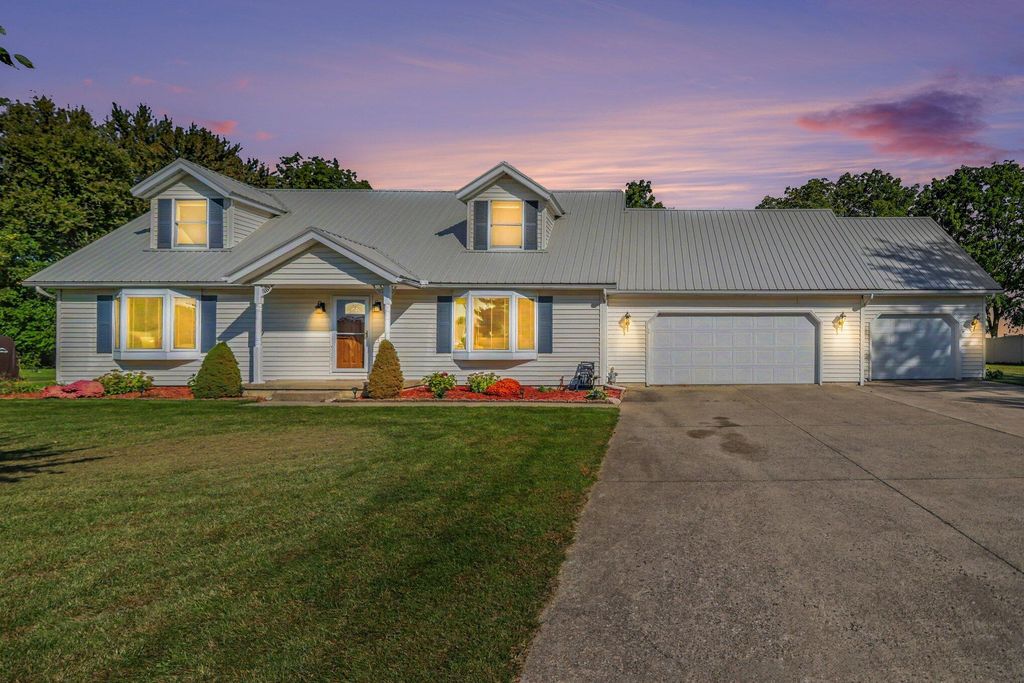 755 Tomahawk Trail, Coldwater