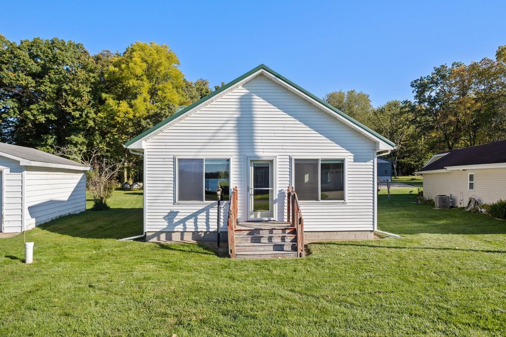 242 E Rose Road, Coldwater