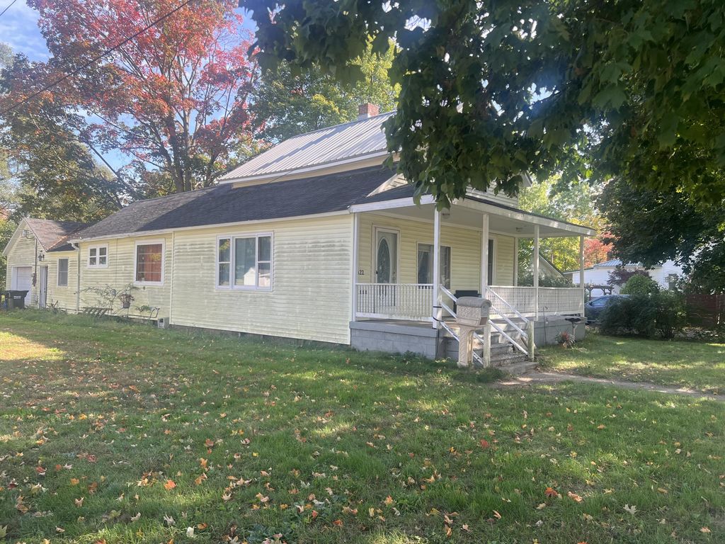 422 N Walker Street, Bronson