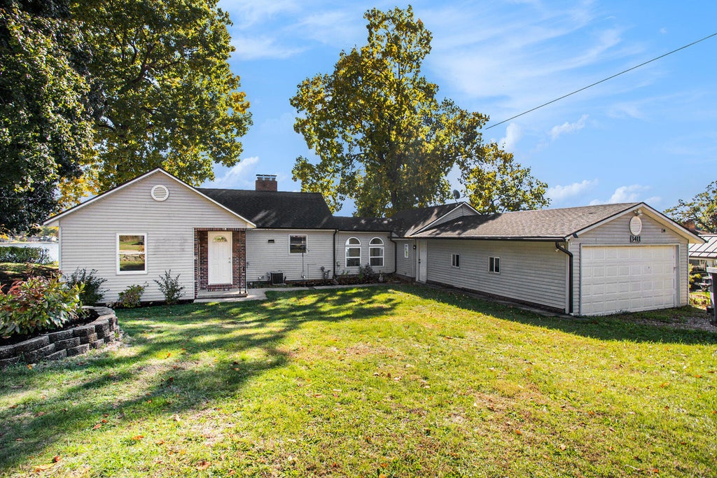 3411 W Shore Drive, Johnstown township