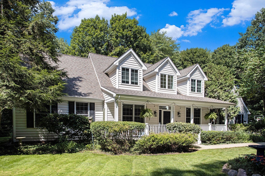 8021 N Yorkville Lane, Ross township