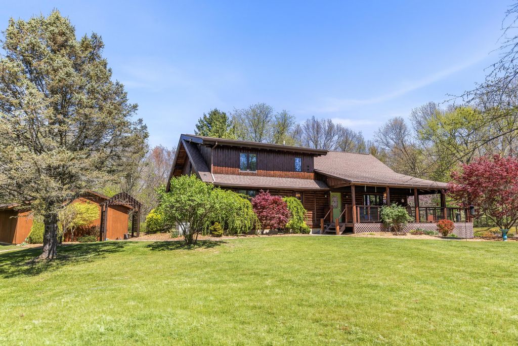 10189 I Drive S, Newton township