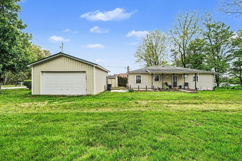 66713 Territorial Road, Lawrence township
