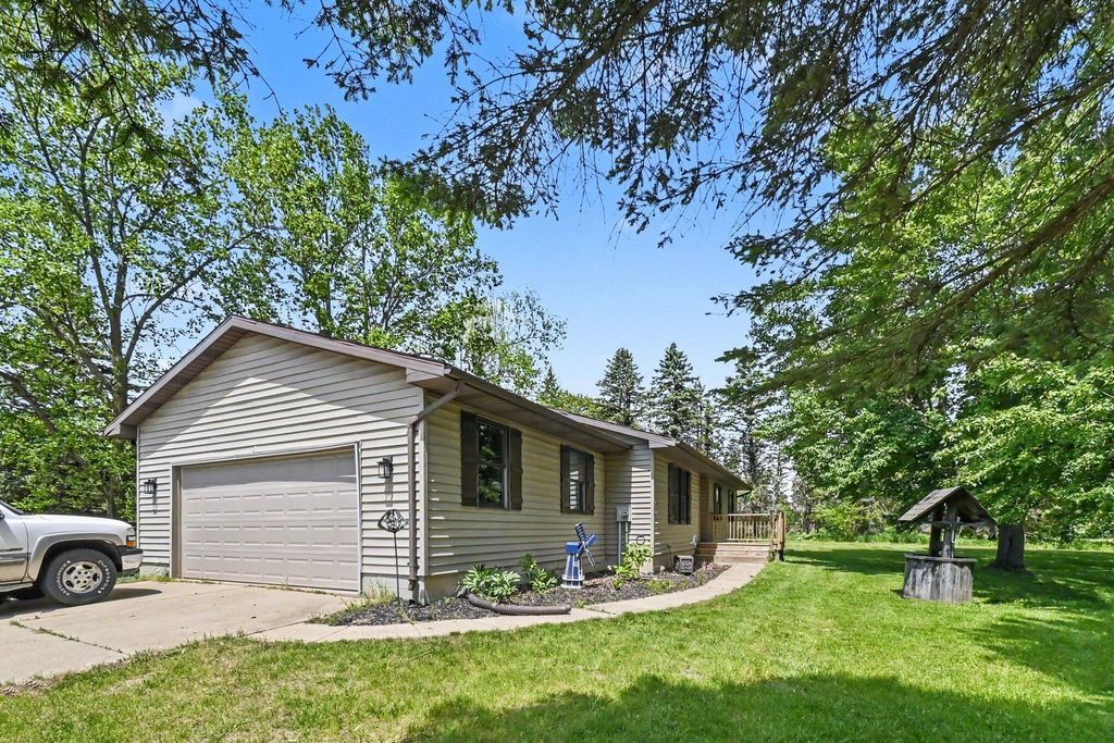 1691 N Michigan Road, Eaton Rapids township