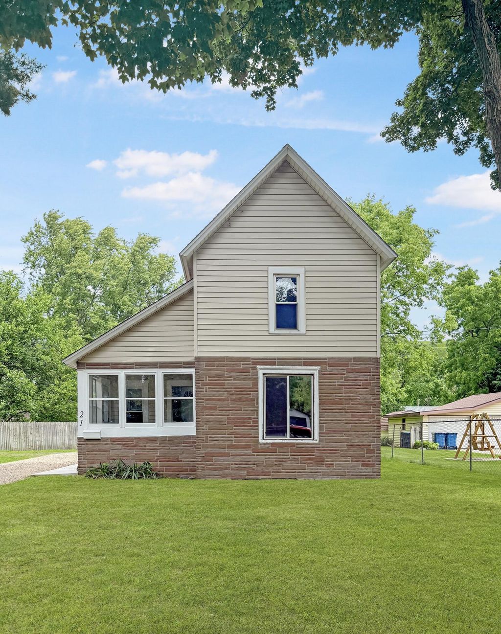 21 E Willard Avenue E, Battle Creek city