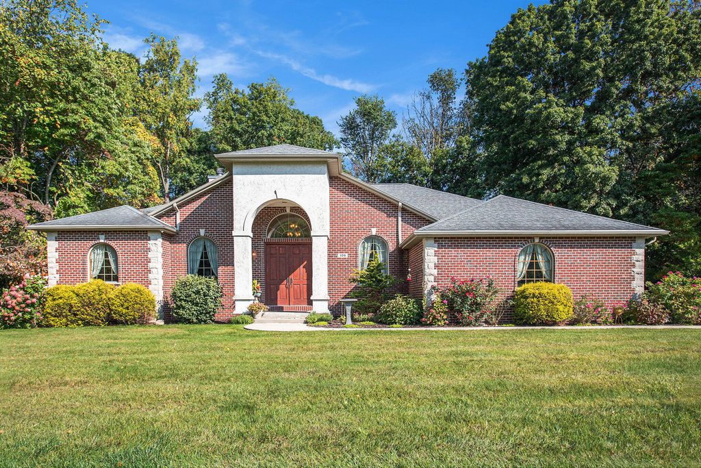 106 Buckingham Lane, Pennfield charter township