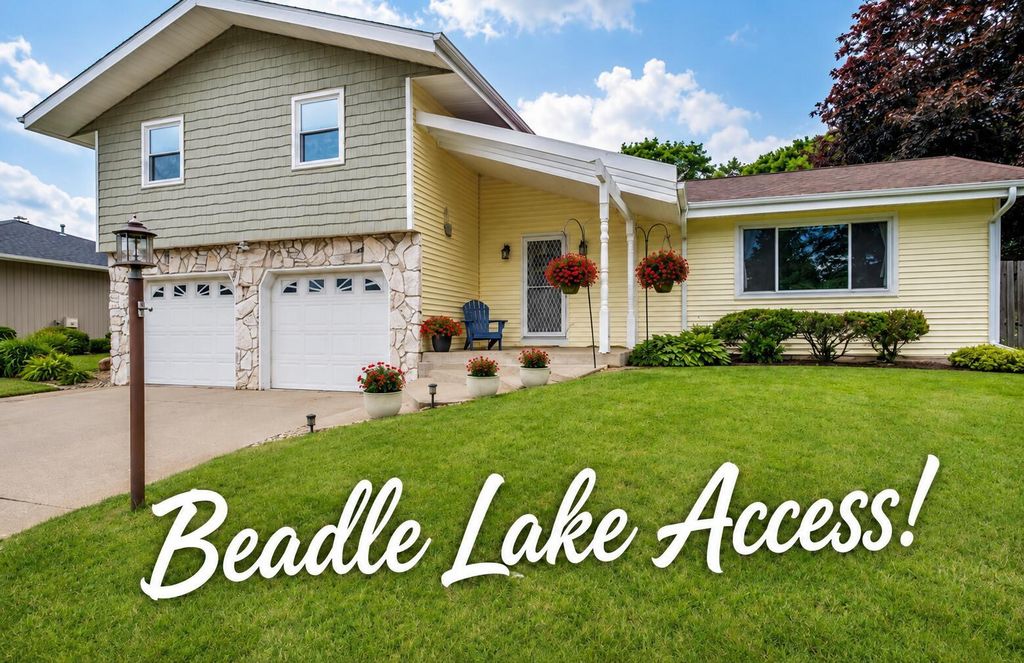 138 Grand Castle Terrace, Emmett charter township