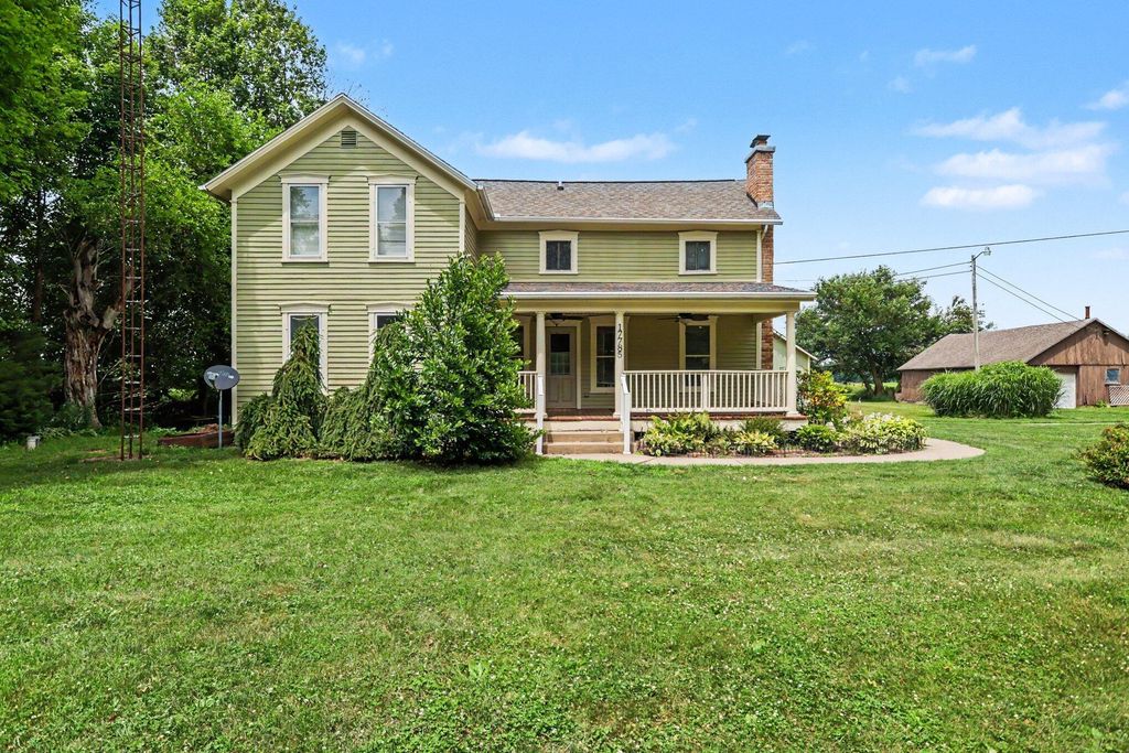 17785 N Drive N, Convis township