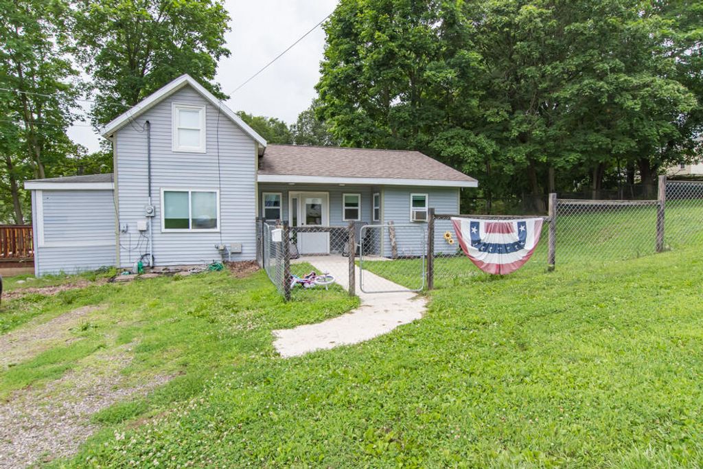529 Clinton Street, Marshall city