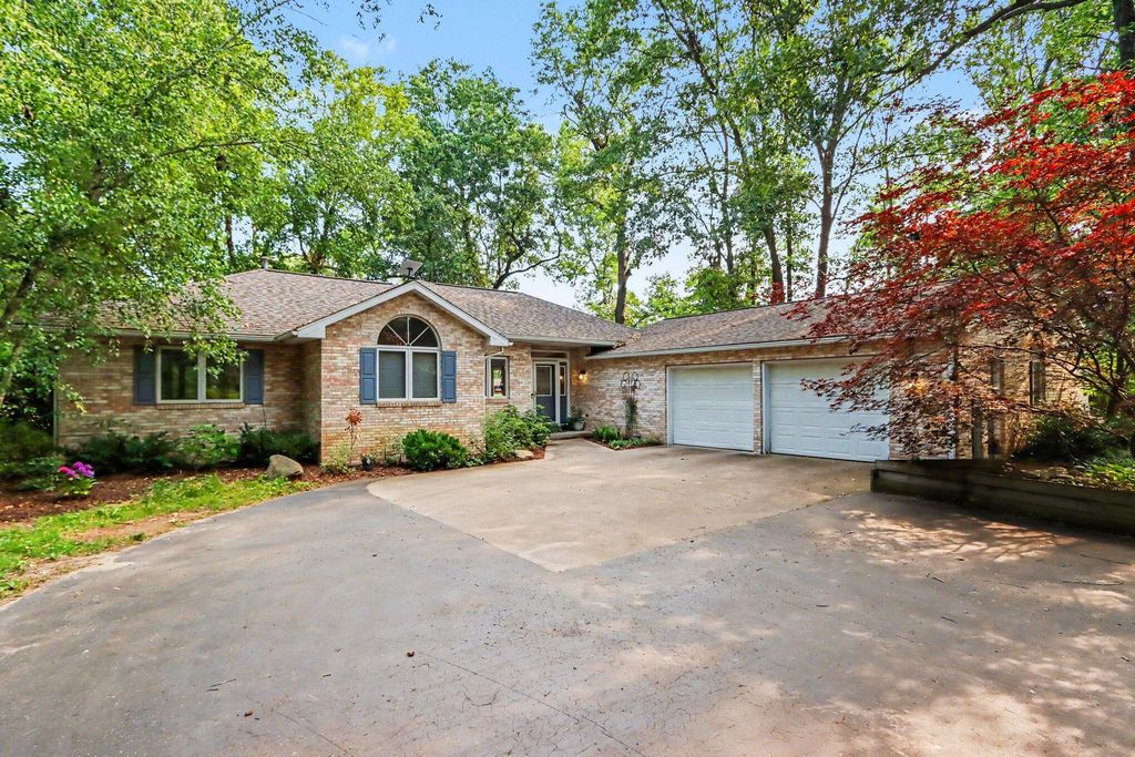 28284 62nd Avenue, Antwerp township